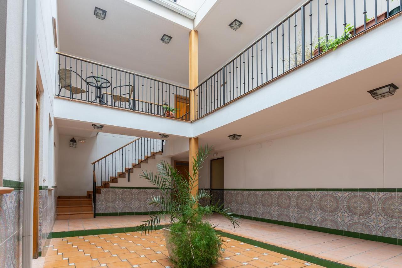 Apartamento Puerta De Cordoba- Exterior Con Balcones Bagian luar foto