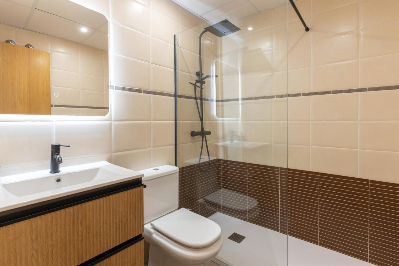 Apartamento Puerta De Cordoba- Exterior Con Balcones Bagian luar foto