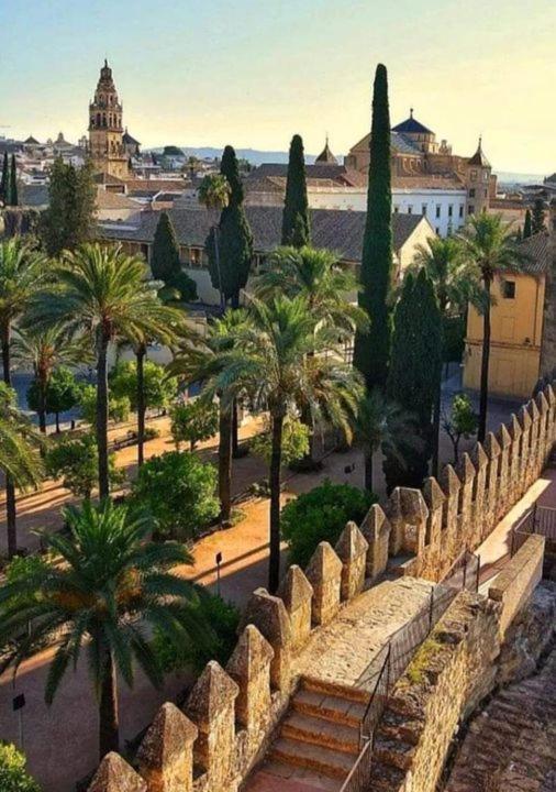 Apartamento Puerta De Cordoba- Exterior Con Balcones Bagian luar foto