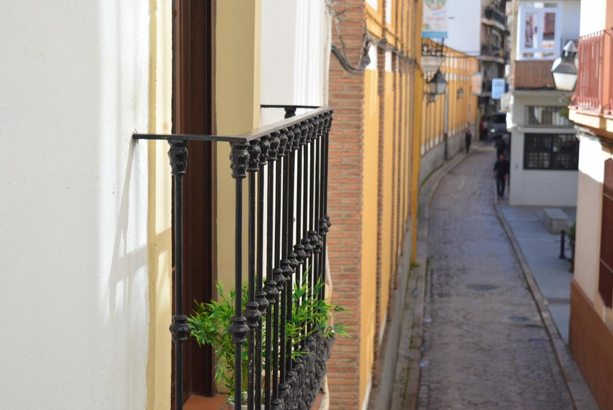 Apartamento Puerta De Cordoba- Exterior Con Balcones Bagian luar foto