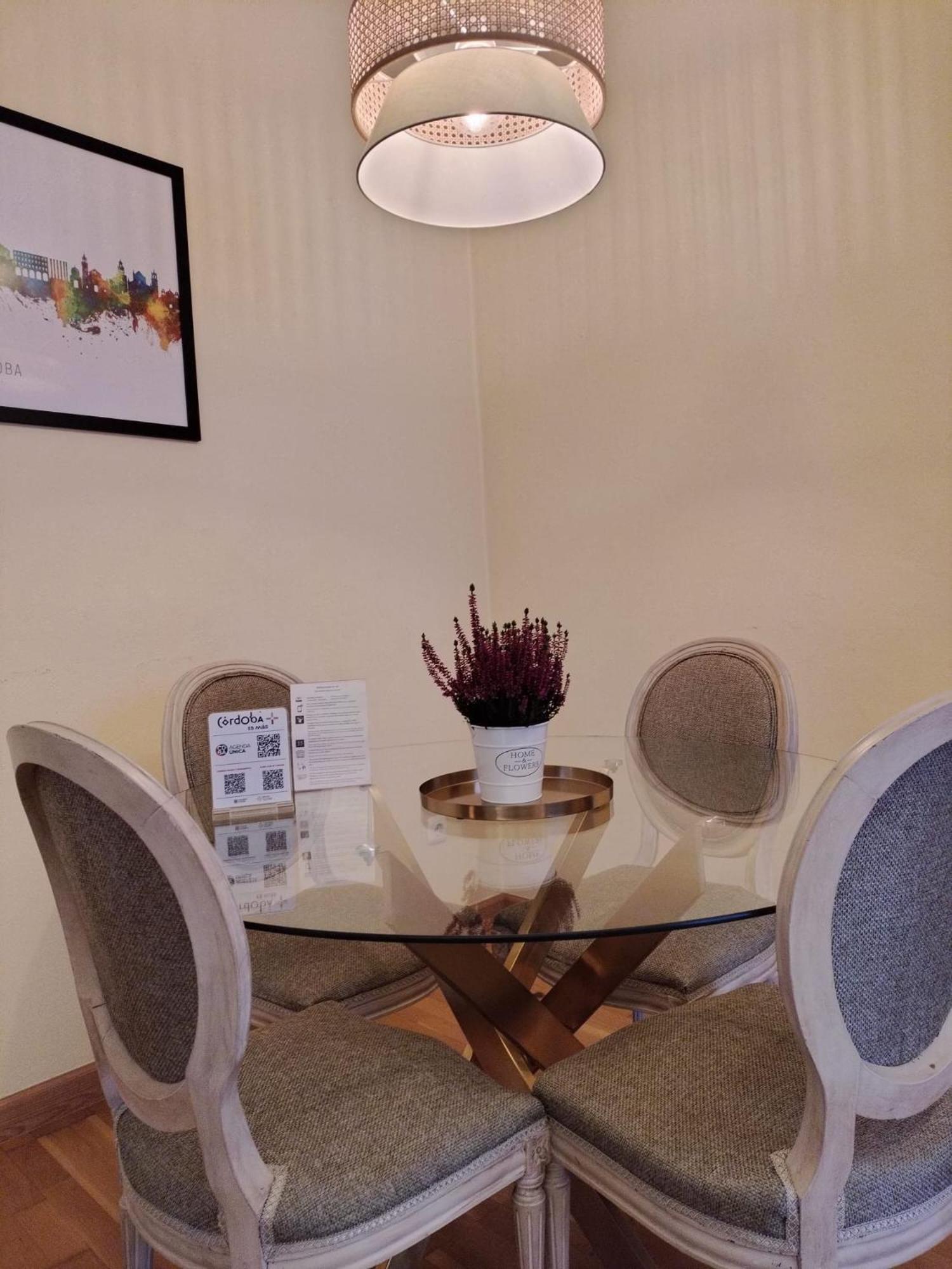 Apartamento Puerta De Cordoba- Exterior Con Balcones Bagian luar foto